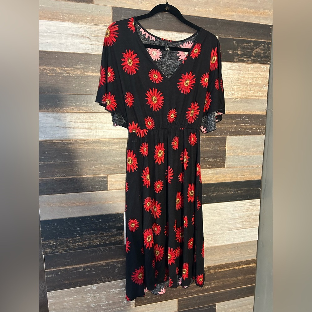 Casa Lee Black Maxi Dress with Red Floral Sunflower Print fits large to X-Large